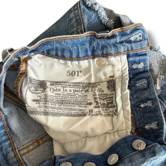 Levi’s 501 button fly cut off distressed denim shorts - Picture 4 of 7